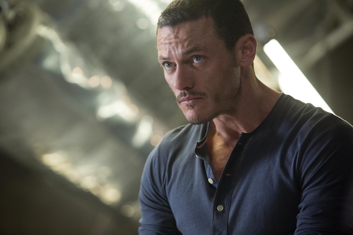 luke evans chooses cartagena for new years eve luke evans
