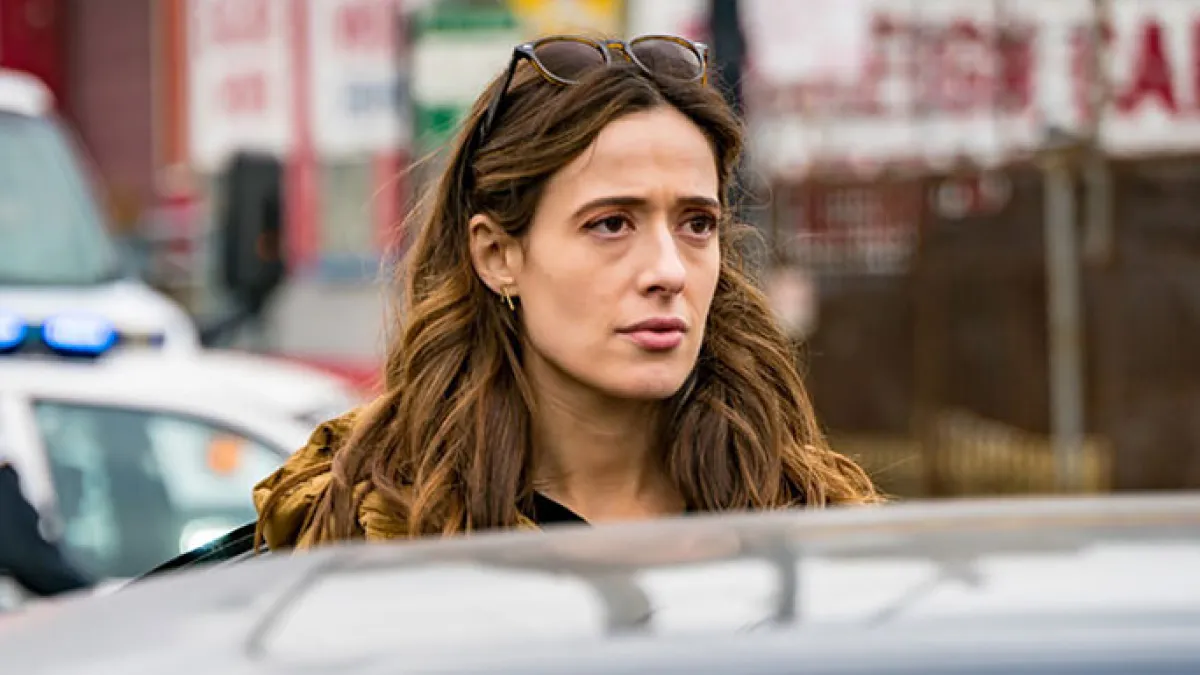 chicago pd marina squerciatis life before she was officer kim burgess chicago pd marina squerciati jokes how motherhood storyline mirrors her own life promo