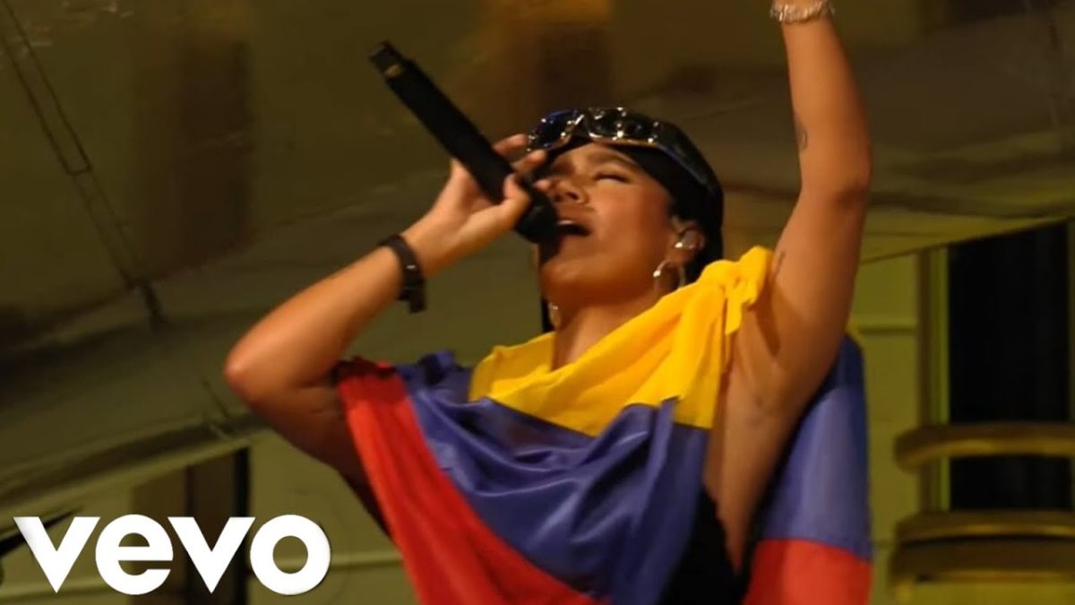 karol g sparks on tomorrowland performing for dj tiesto maxresdefault 16