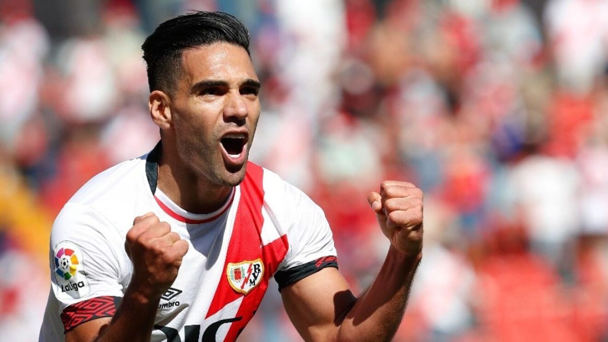 spaniards dont know where to put falcao to see him is to make a masters degree as a striker 16416319235605