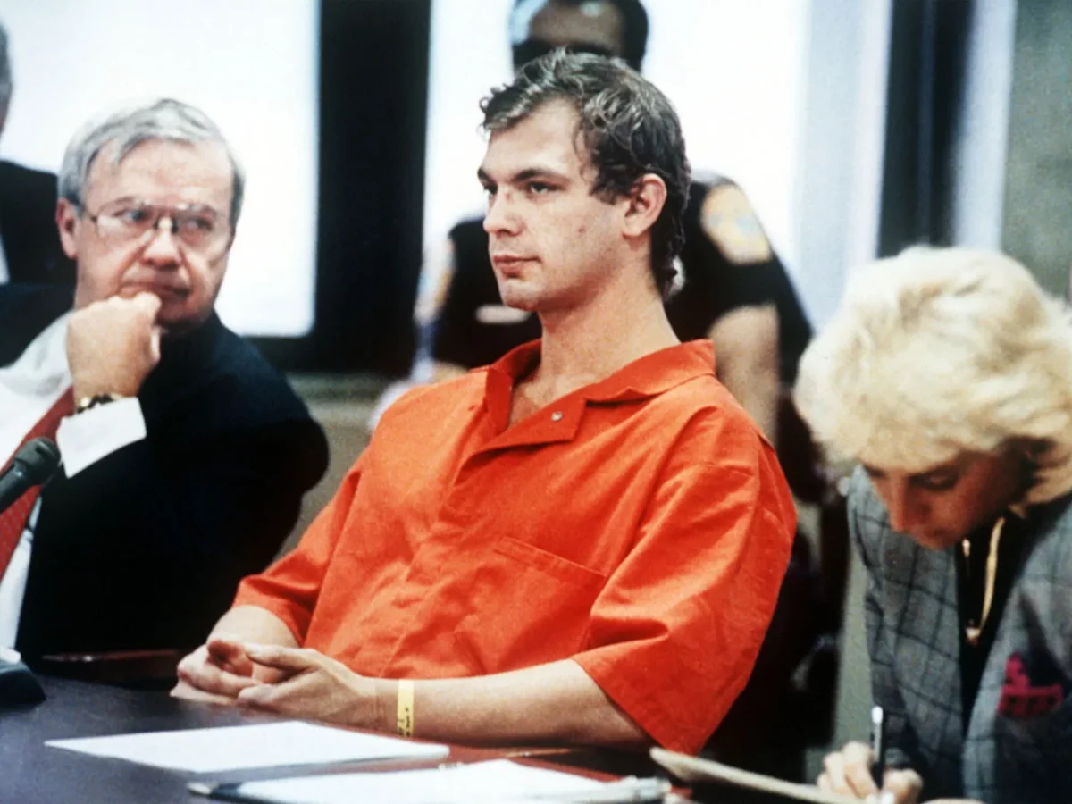 this is how the 5 survivors of jeffrey dahmer escaped they were all tortured jeffrey dahmer attorneys hearing milwaukee wisconsin august 22 1991