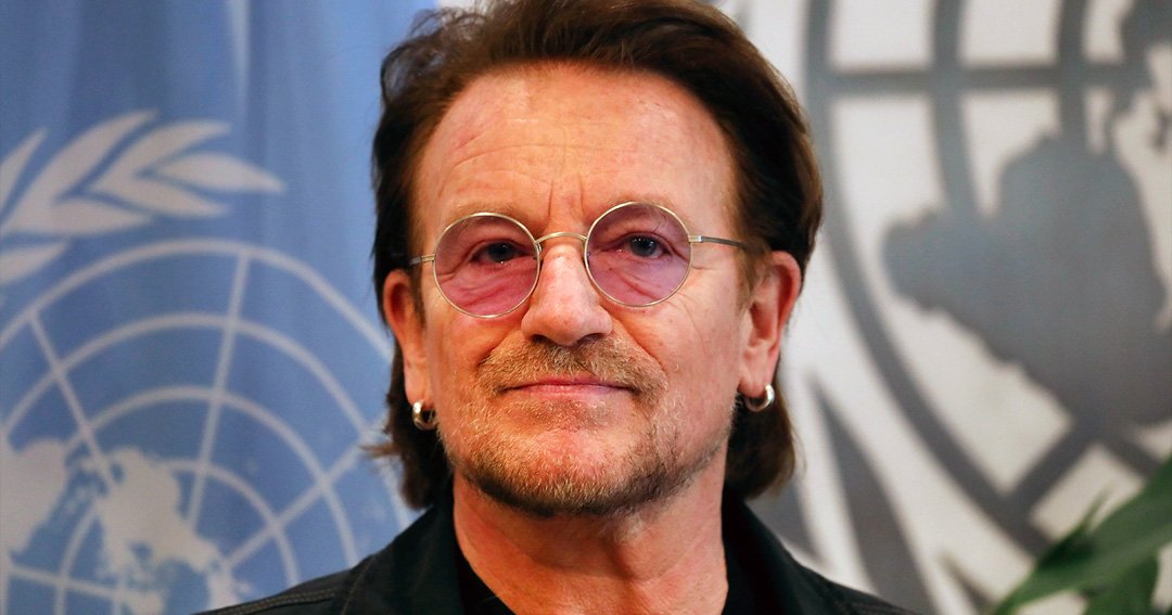u2 bono tells the rock singer who has one of the best voices in the world bono u2 nombra cantante mejores voces del mundo