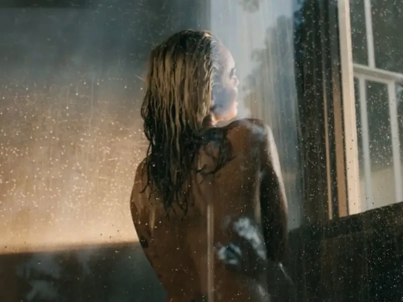 miley cyrus releases flowers with strong words to liam hemsworth miley cyrus videoclip flowers 97