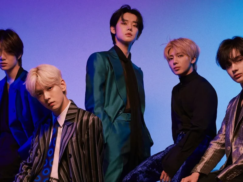 tomorrow x together headlines lollapalooza 2023 tomorrow x together gq hype cover