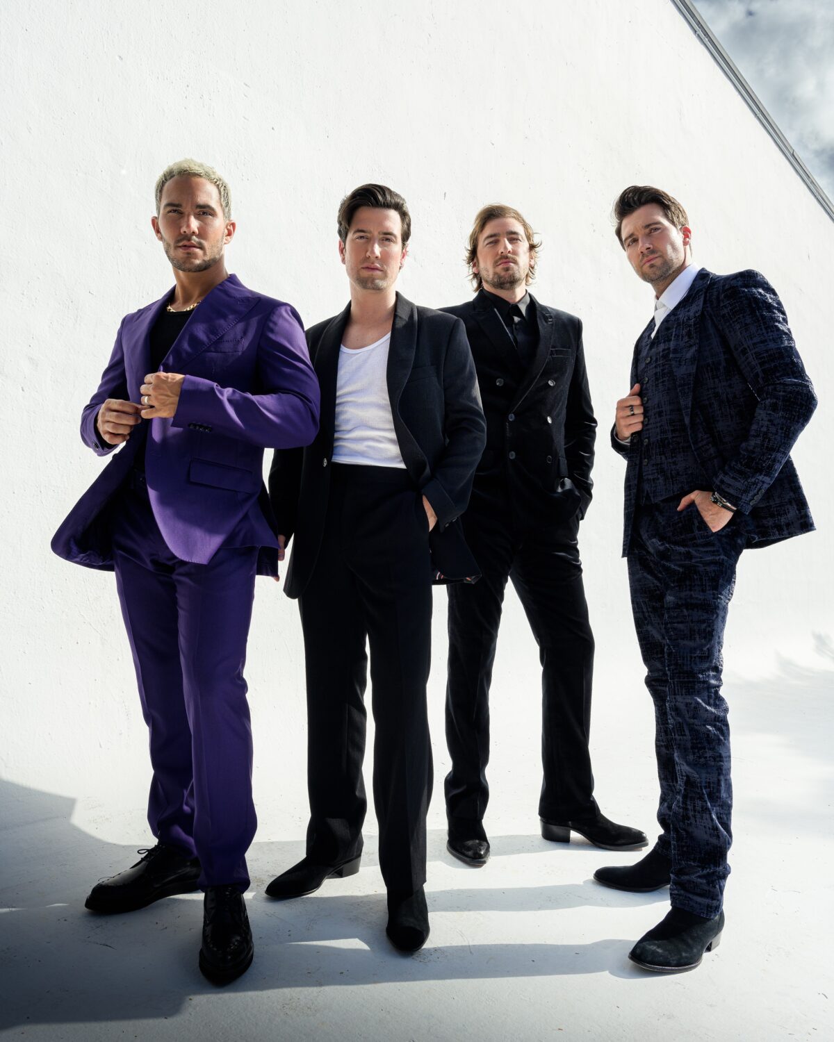 25 btr white 3323 edit 2