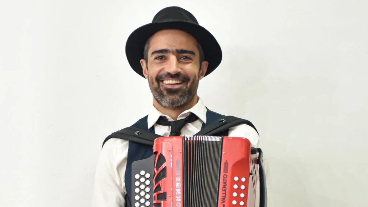 gregorio uribe a mesmerizing performance at tiny desk gregorio uribe estrena sesion en tiny desk