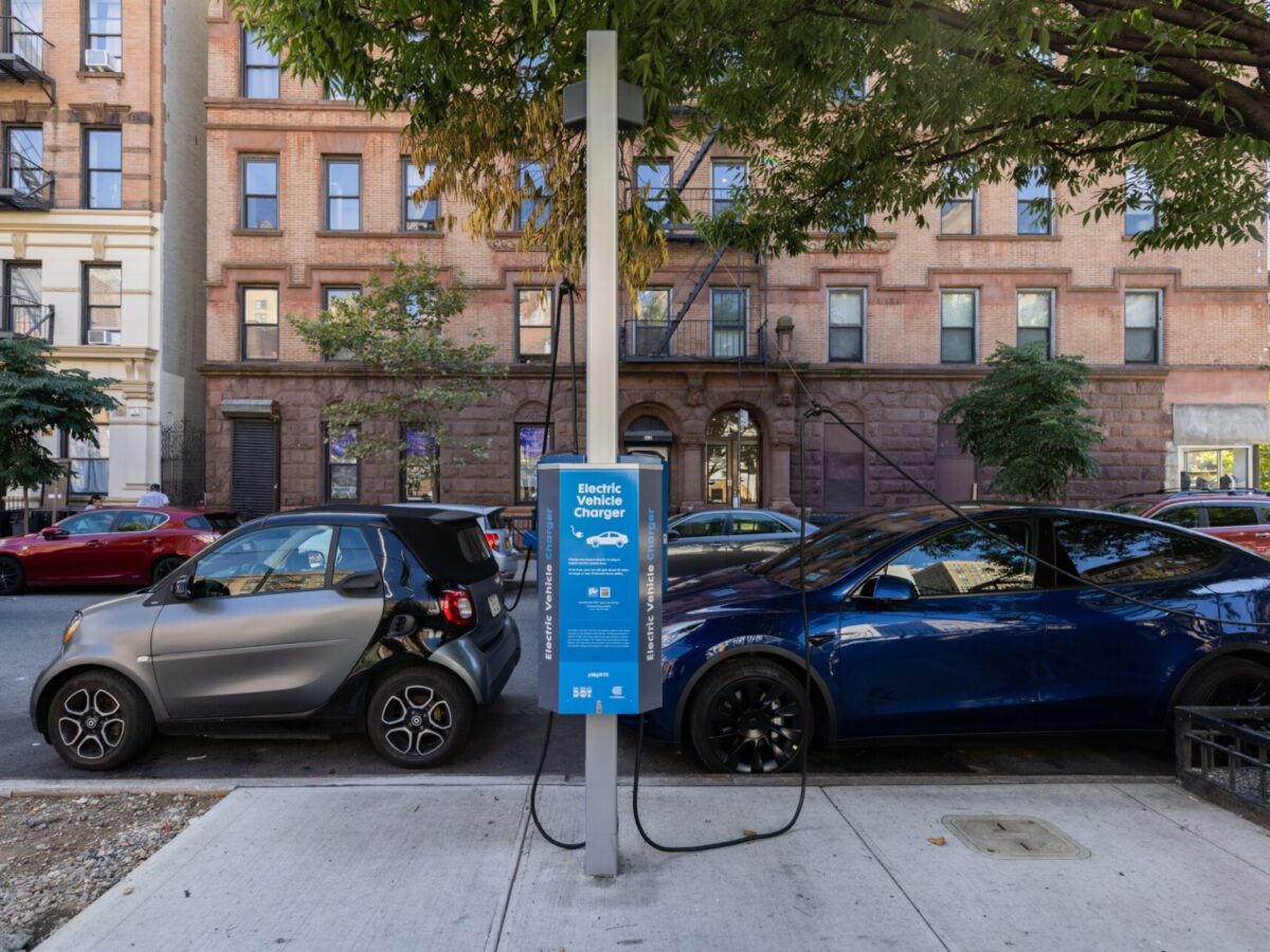 electric car drivers in new york struggle to charge their vehicles 1x 1