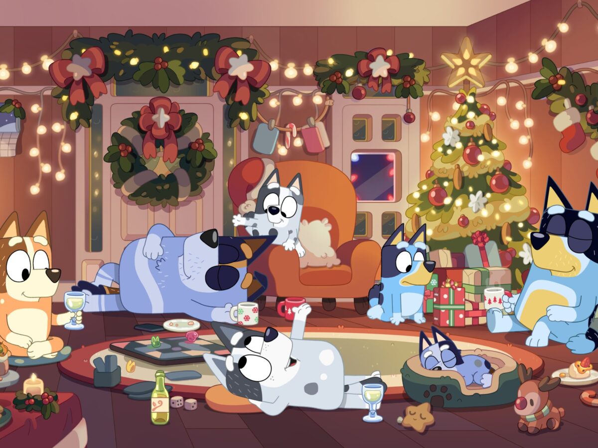bluey redefines christmas with an exclusive six hour marathon bluey s1 verandah santa 001 scaled 1