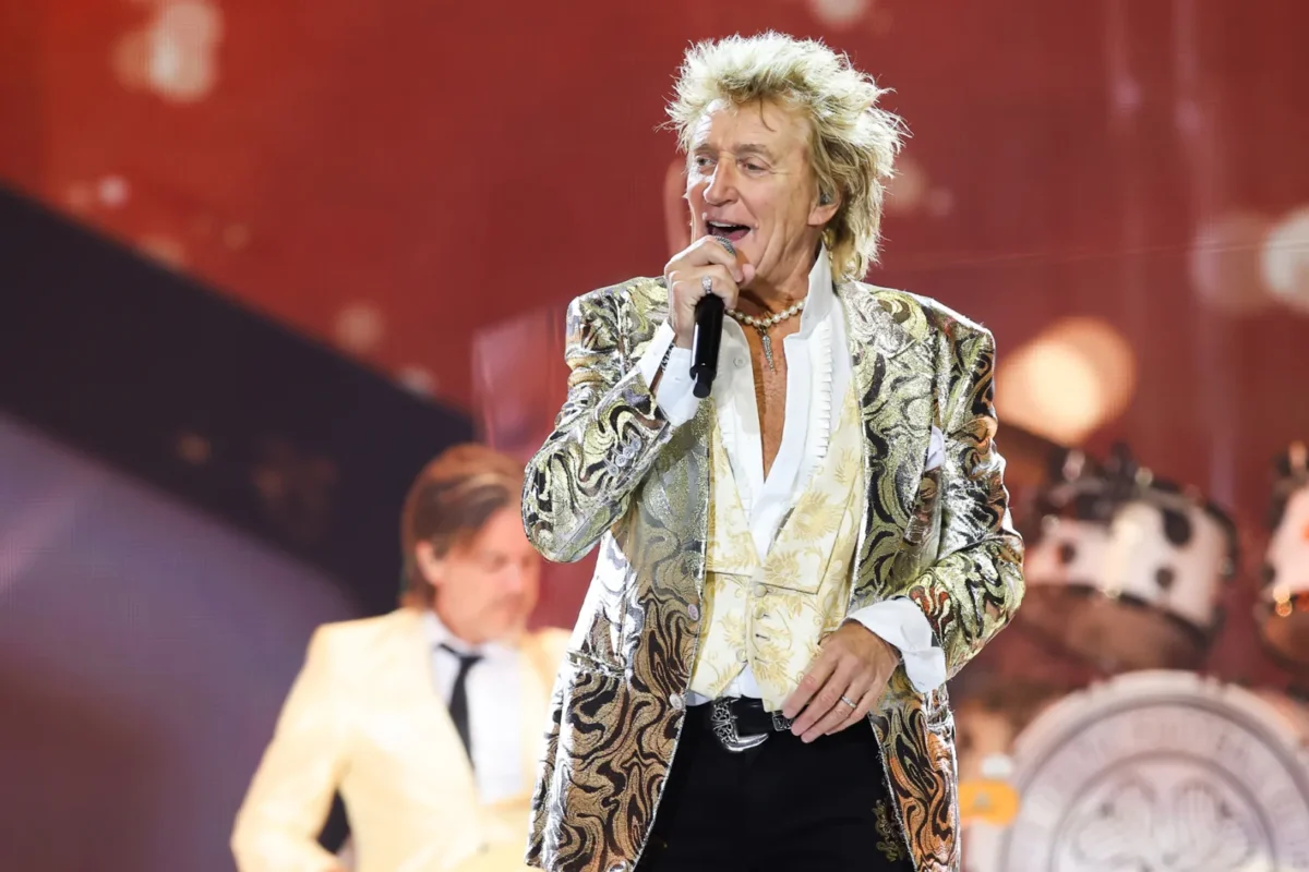 rod stewart announces his farewell tour one last time in north america rod stewart tour