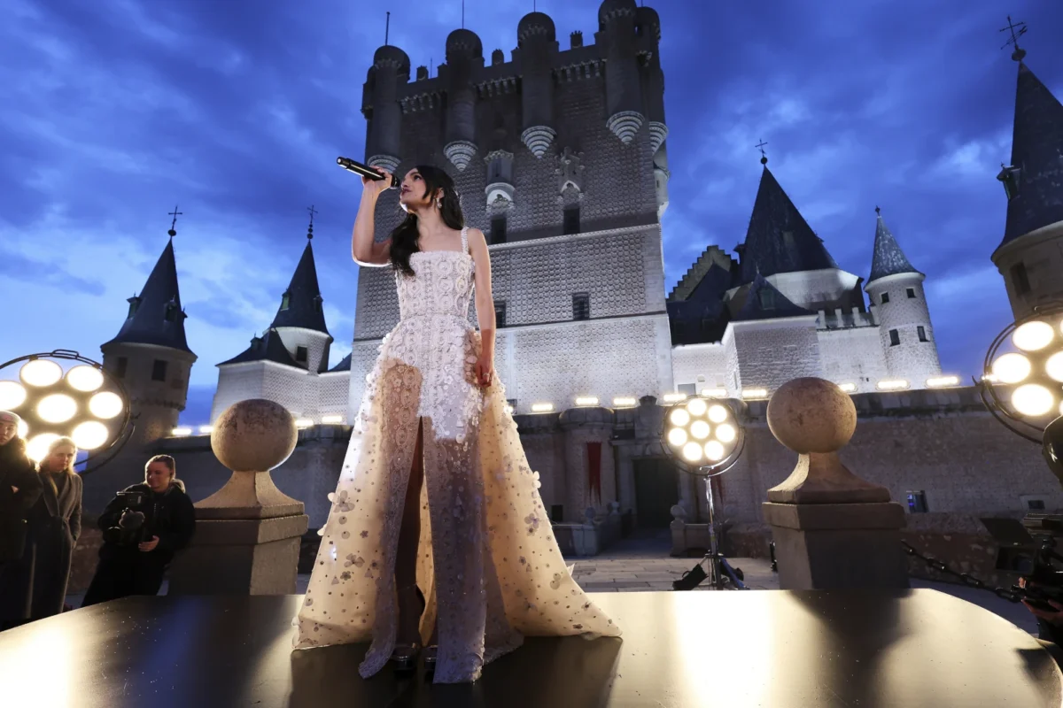 rachel zegler shines at the alcazar of segovia with waiting on a wish 20250312 borjabhojas 021 k4pcu