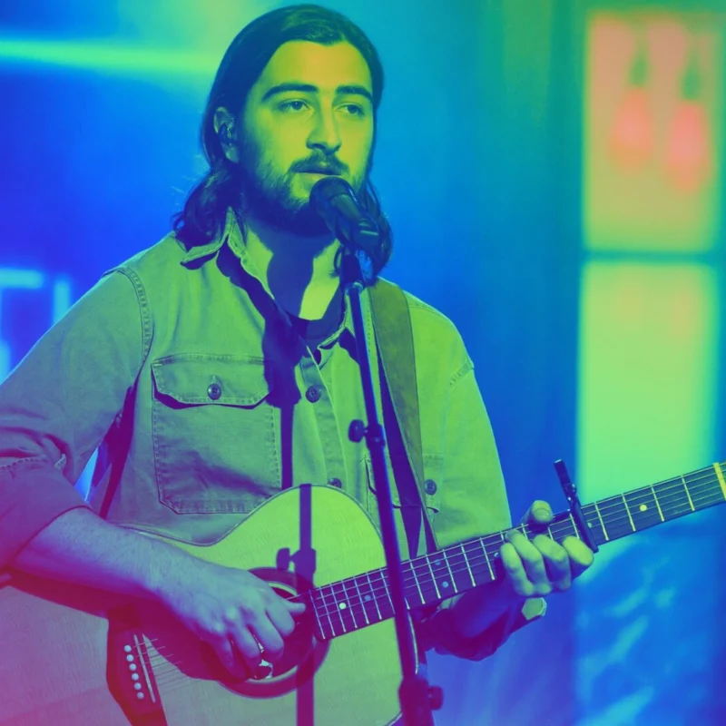Noah Kahan’s 2025 Tour: From New England Pines to Global Festival Glory
