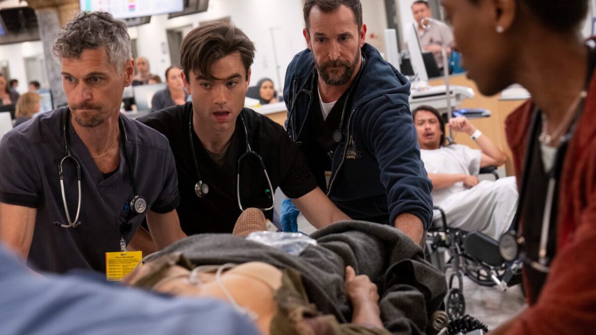 the pitt raises the bar for medical dramas but a real doctor finds a flaw the pitt raises the bar for me