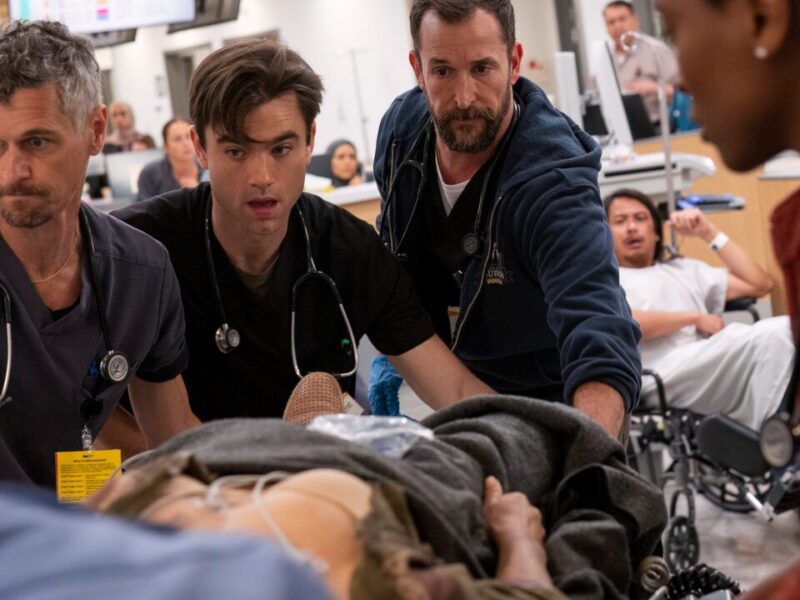 the pitt raises the bar for medical dramas but a real doctor finds a flaw the pitt raises the bar for me