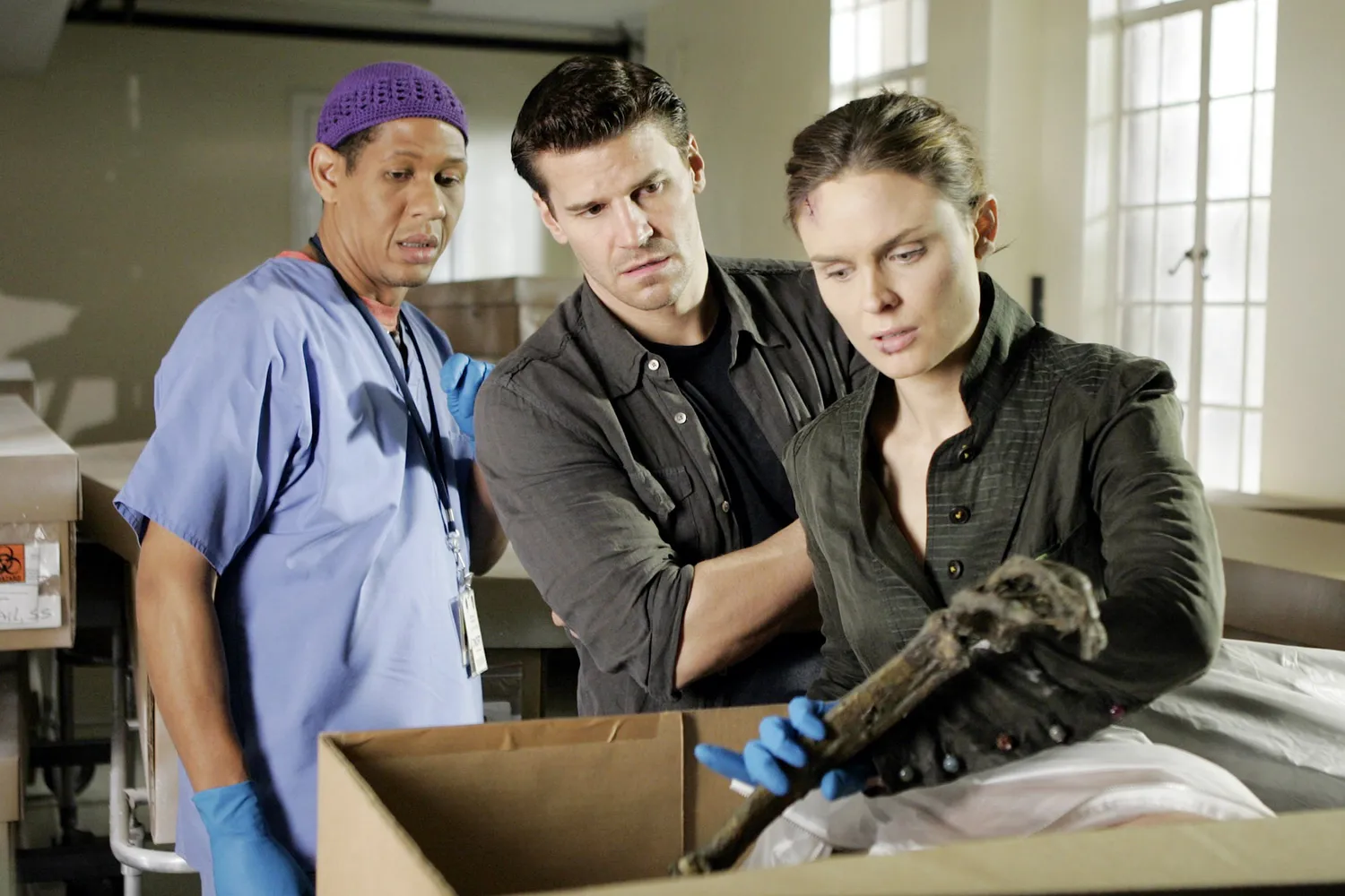 Emily Deschanel recalls being unfairly criticized on Bones season 1 2 Scott Lawrence, David Boreanaz and Emily Deschanel on 'Bones'.Sam Urdank/20th Century Fox