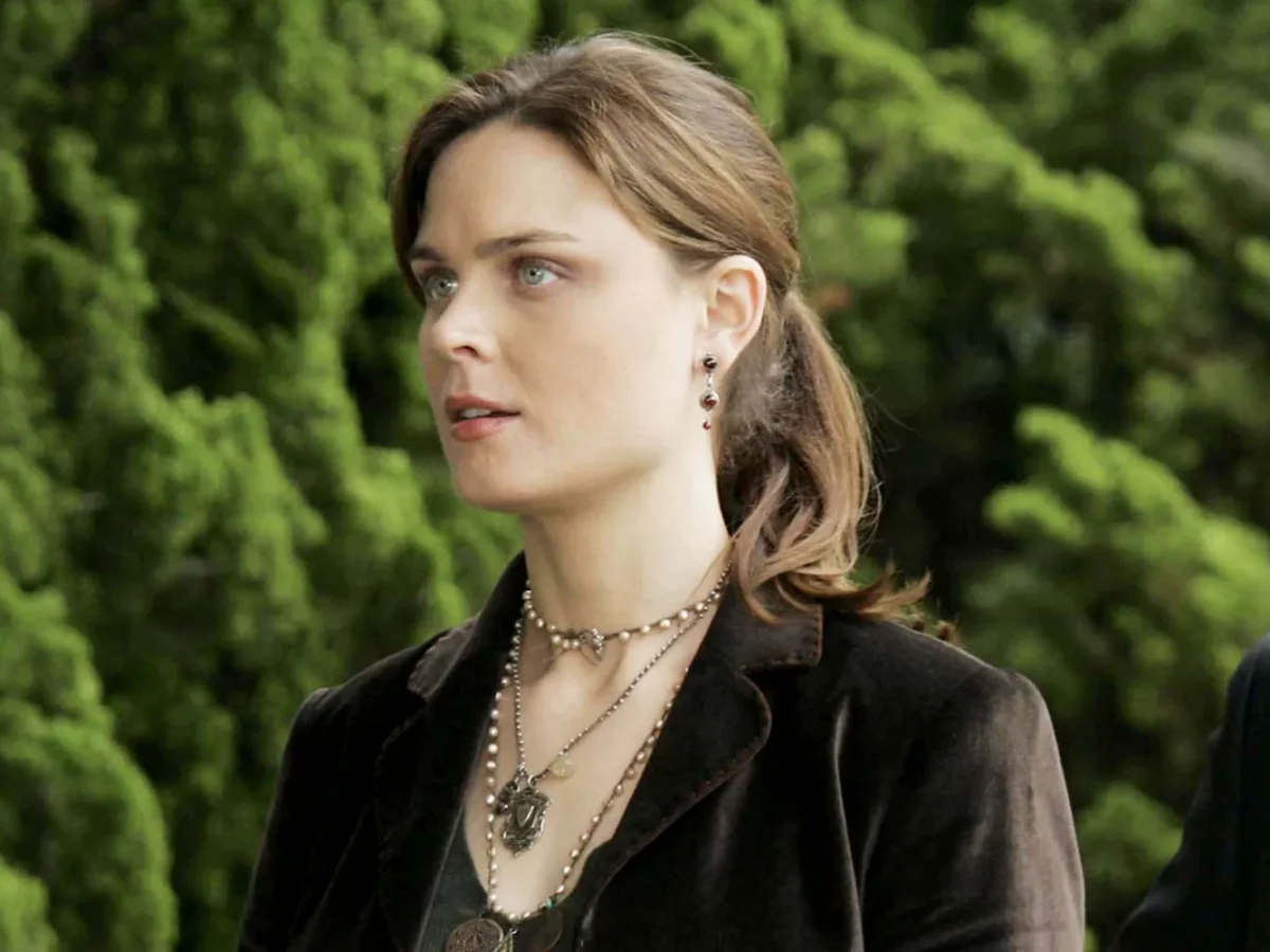 Emily Deschanel recalls being unfairly criticized on Bones season 1