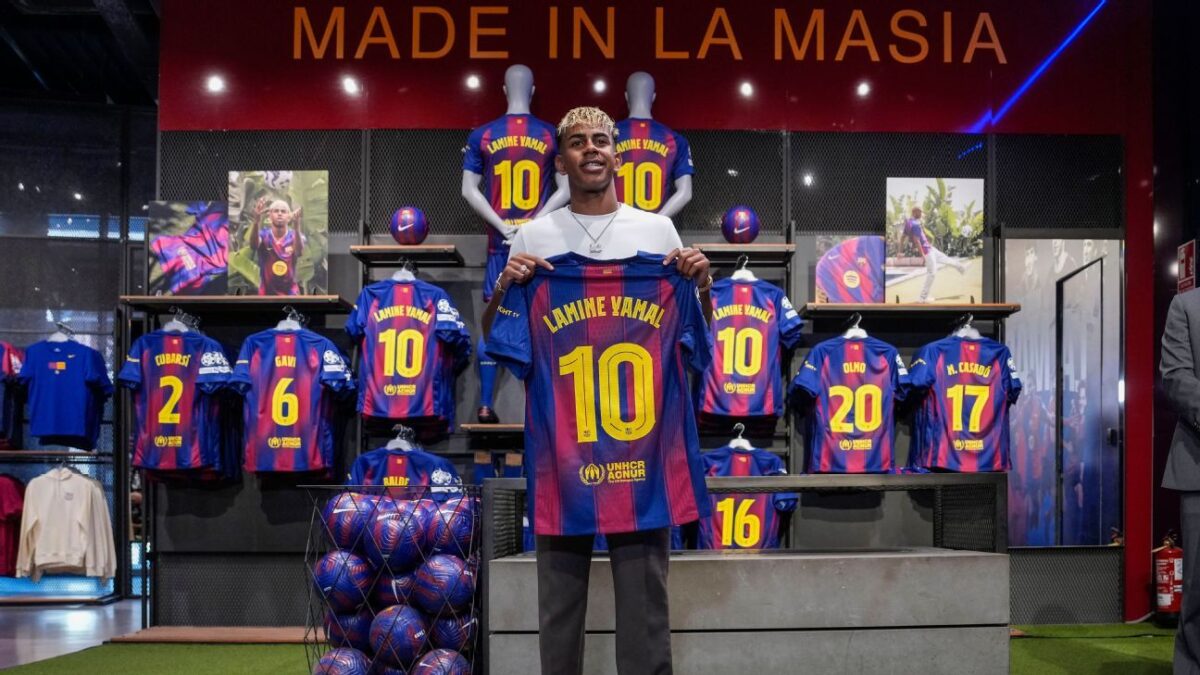 lamine yamal takes on barcelonas legendary no 10 shirt i