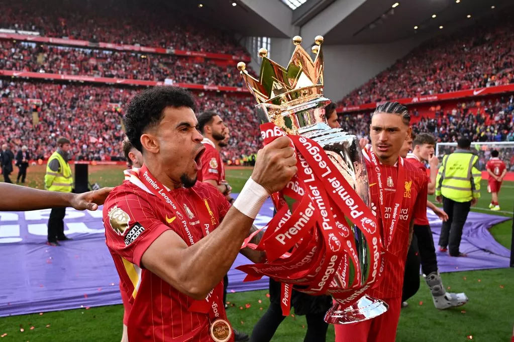Luis Díaz Leaves Liverpool: Mac Allister and Van Dijk React to Emotional Exit 2 Luis Diaz celebrating his championship with Liverpool