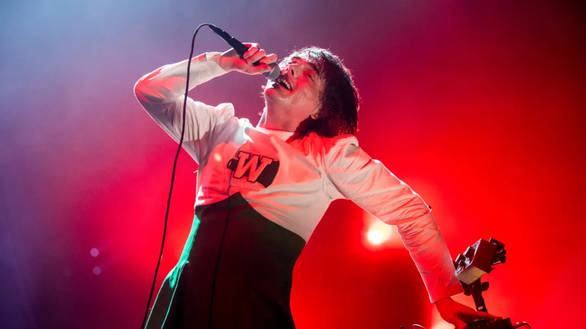my chemical romance surprises fans with unreleased song at dodger stadium my chemical romance announce