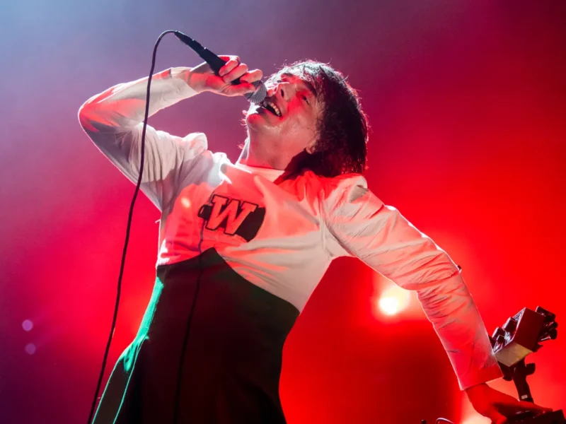 my chemical romance surprises fans with unreleased song at dodger stadium my chemical romance announce