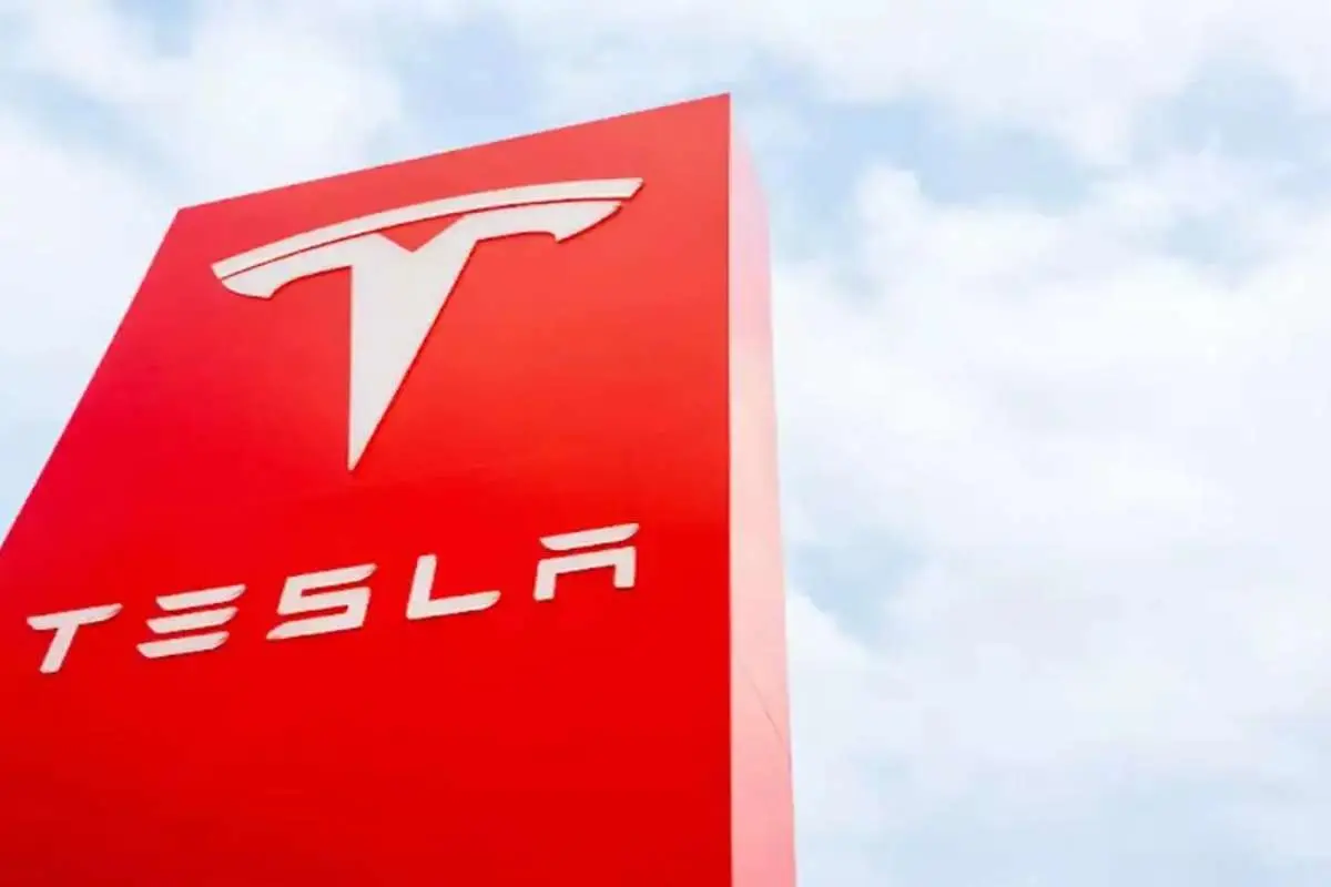 tesla stock now available on colombias stock exchange what this means for local investors mr.b tesla shares slide nearly
