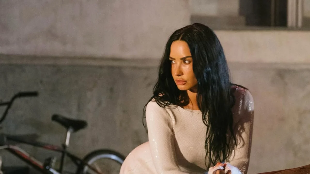 demi lovato speeds into a new era with fast demi lovato videoclip fast 96