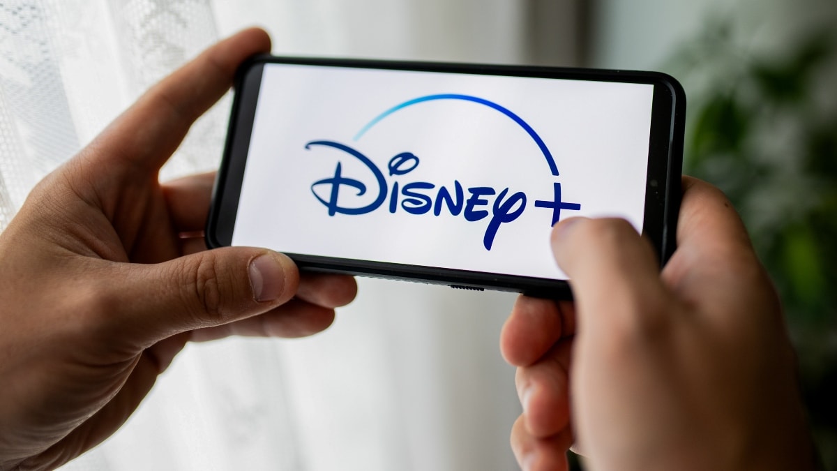 disney day get 1 month for 1 99 and stream marvel star wars amp more logo disney en un movil