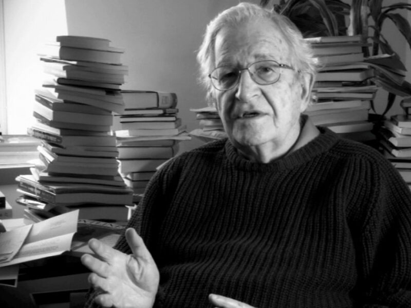 Epstein Files Reveal Chomsky, Summers and Bannon Among High‑Profile Contacts in Newly Released Documents